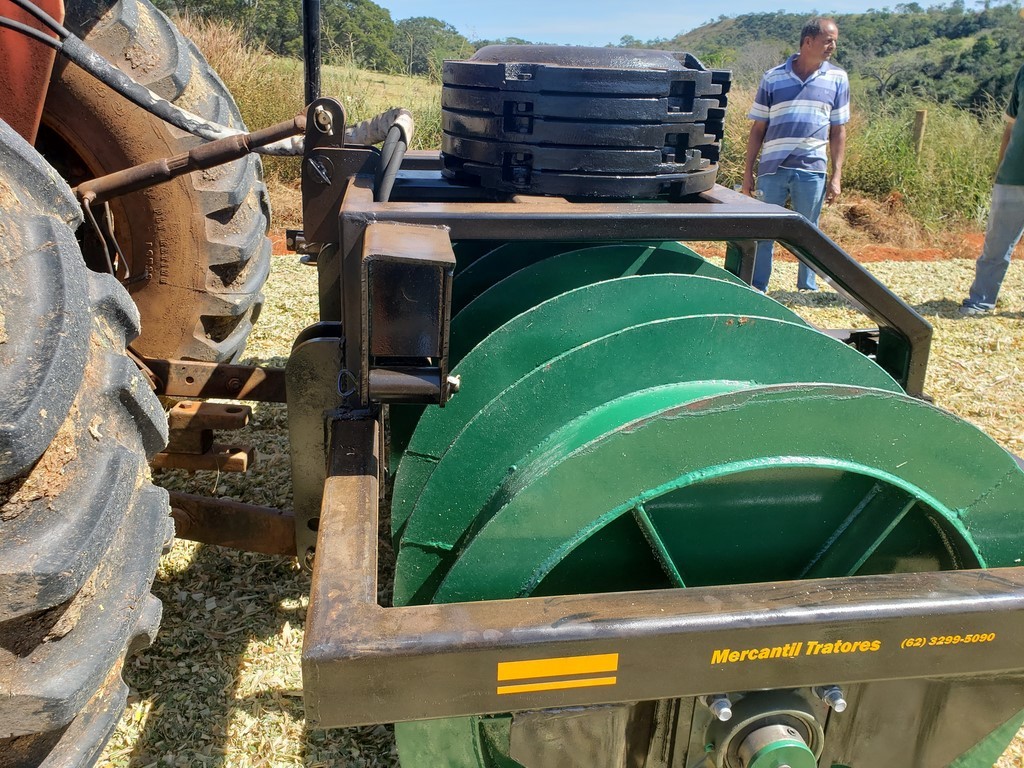 rolo para silagem com peso